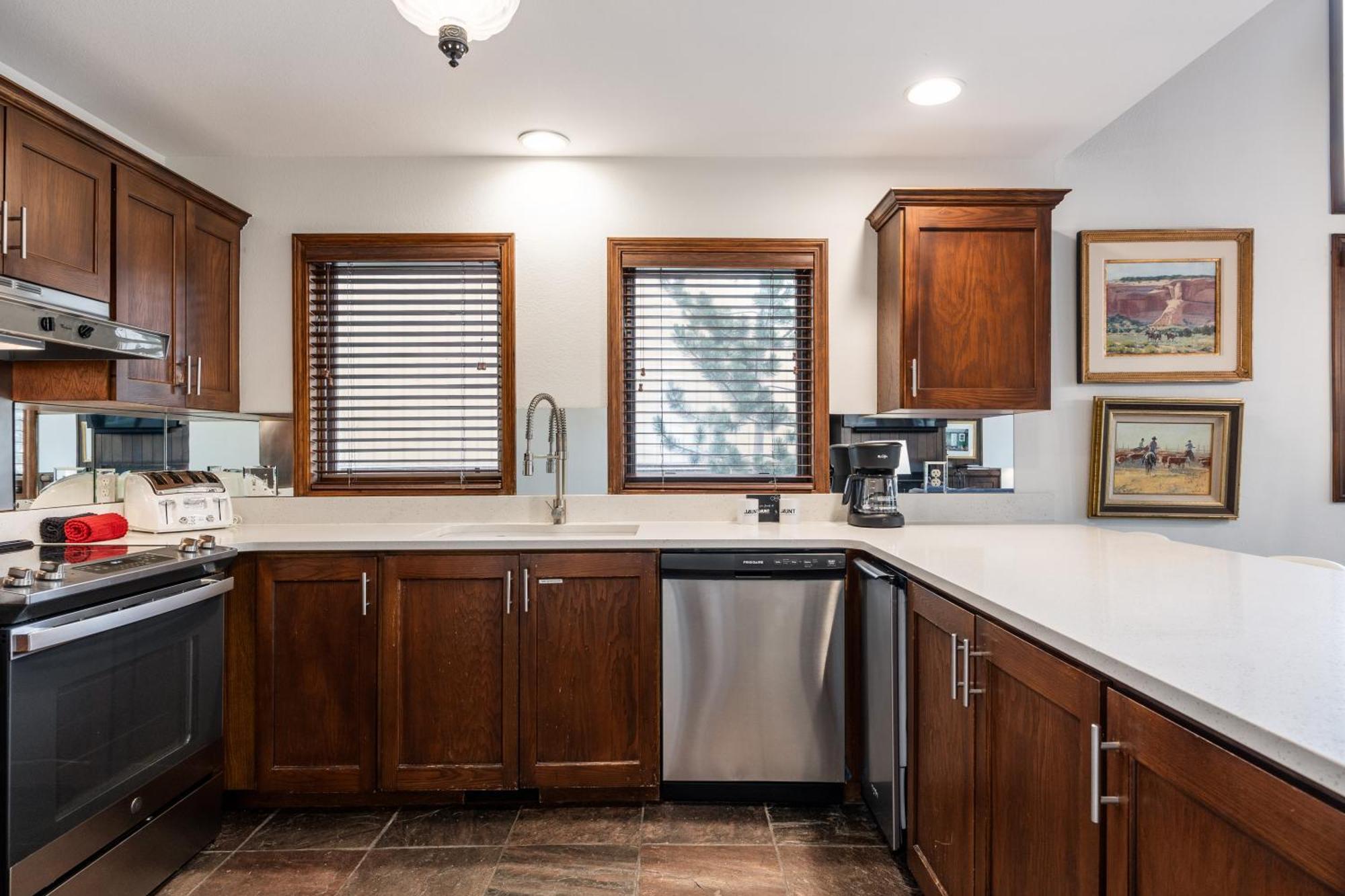 Deer Valley Little Belle Ultimate Ski Getaway, Sleeps 14, Luxury Design, Private Hot Tub, Парк Сити Екстериор снимка